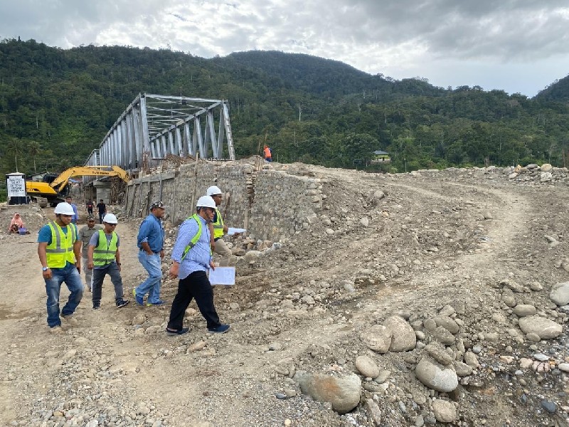 Jalan lintas provinsi yang menghubungkan Kabupaten Aceh Timur dengan Kabupaten Gayo Lues, terus mengalami peningkatan pembangunan dari tahun ke tahun. Wilayah tersebut termasuk salah satu wilayah pedalaman di Aceh