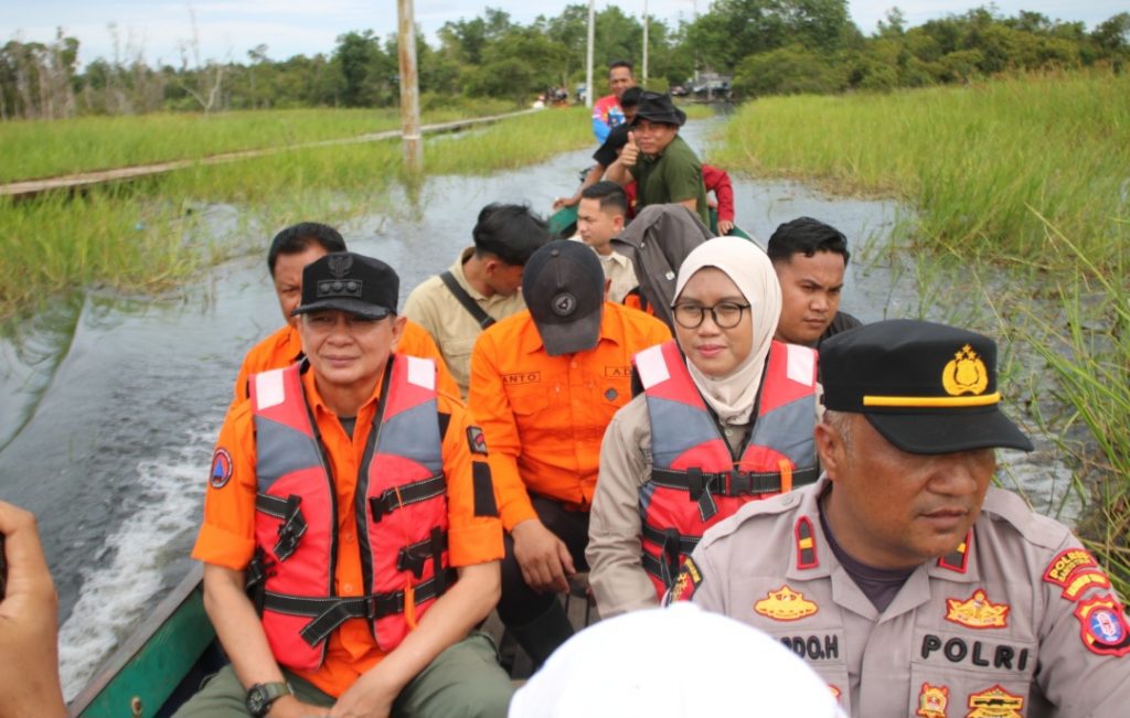 Pemkab Barito Timur Distribusikan 450 Paket Sembako untuk Korban Banjir di Muara Plantau