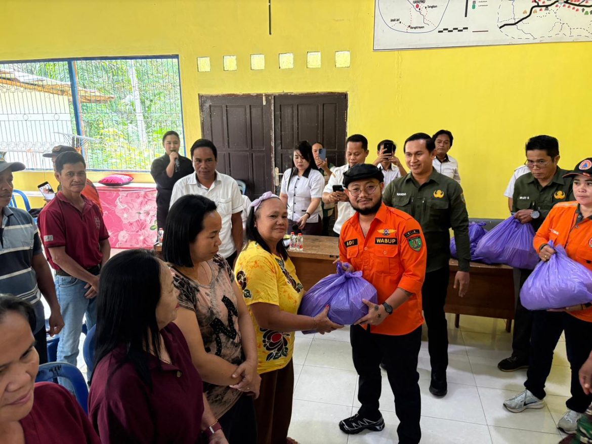 258 Paket Sembako Disalurkan Pemkab Barito Timur untuk Korban Banjir di Paku dan Awang