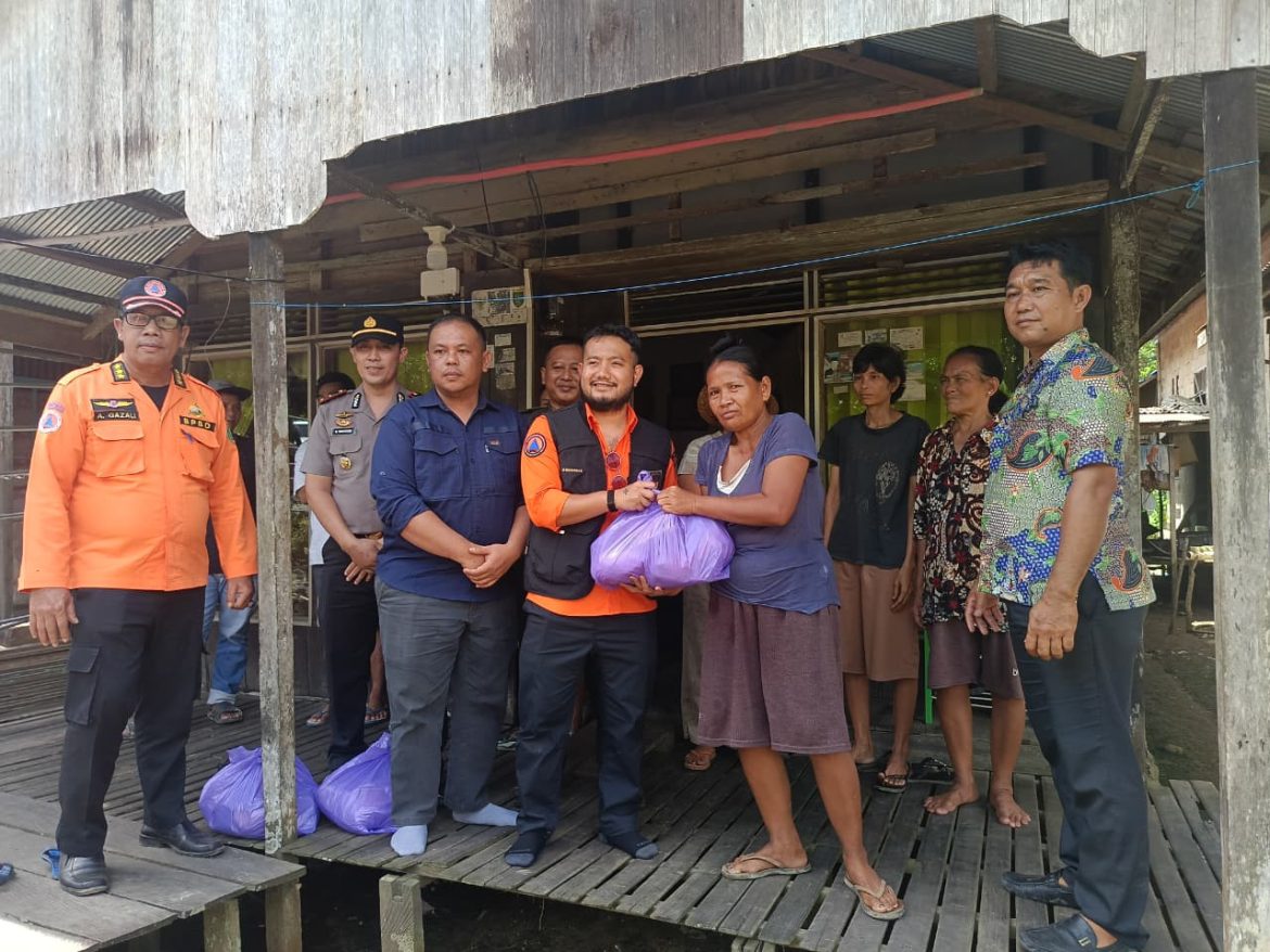 Wabup Bartim Tutup Rangkaian Penyaluran Bantuan, Fokus Solusi Jangka Panjang Banjir Patangkep Tutui