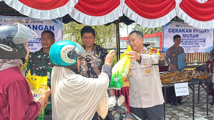 Warga Serbu Gerakan Pangan Murah Polres Bartim, 1 Ton Beras SPHP Habis Terjual