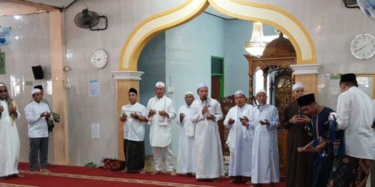 Bupati Barito Timur Salat Idulfitri 1447 H Bersama Warga di Masjid Agung Ar Rahman