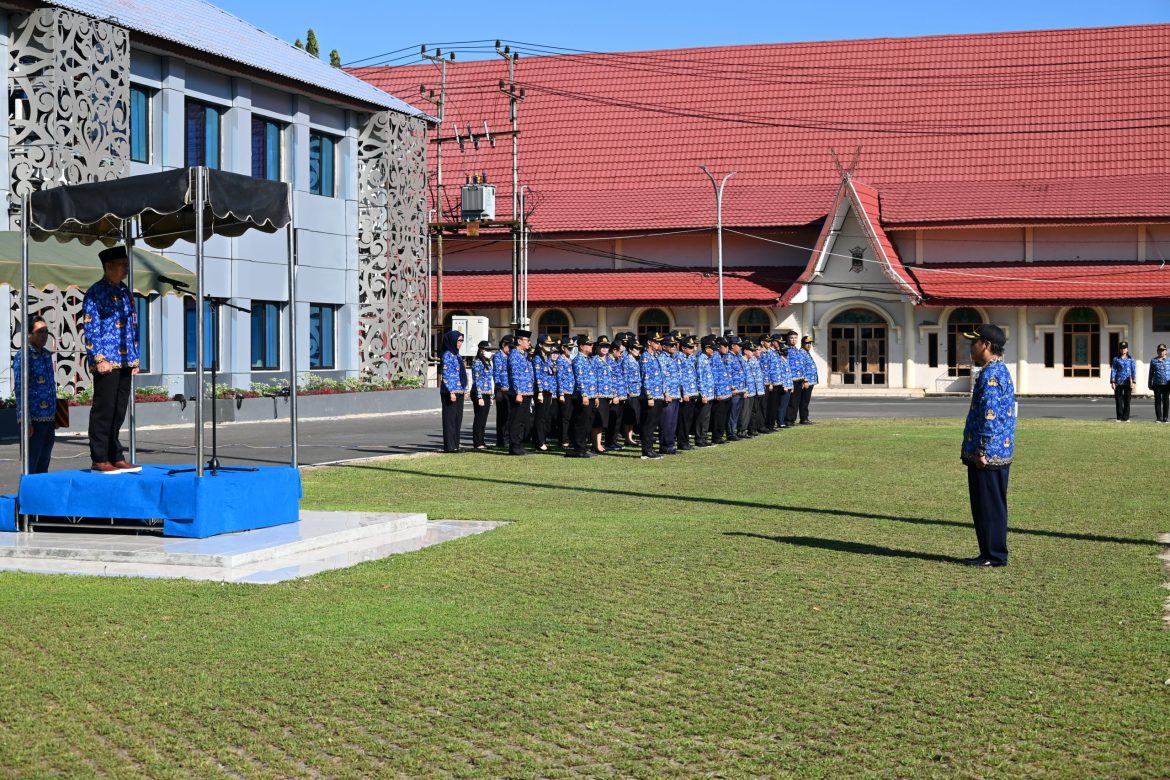 Bupati Bartim Tekankan Transformasi Kerja ASN dan Apresiasi Pelayanan Idulfitri di Apel HKN