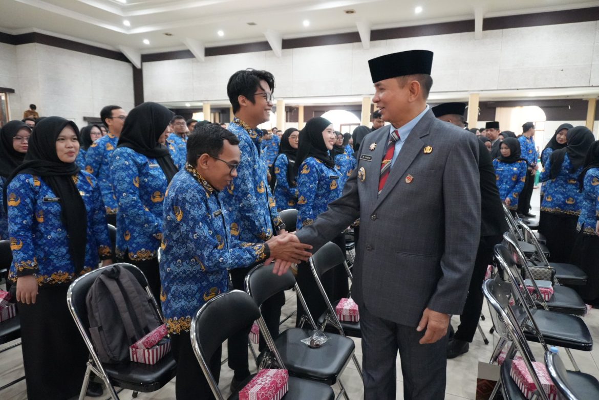 Bupati Barito Timur Lantik 212 PNS, Tekankan Integritas dan Antikorupsi