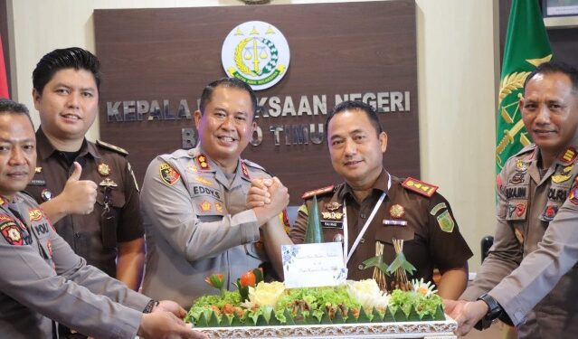 Pada Peringatan Hari Bhakti Adhyaksa ke-66, Polres Bartim Beri Kejutan ke Kejari