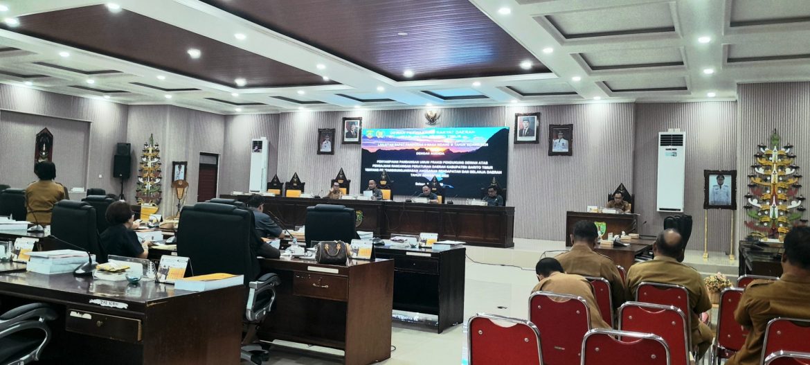 Sekda Bartim Hadiri Rapat Paripurna DPRD Bahas Pandangan Fraksi terhadap Raperda