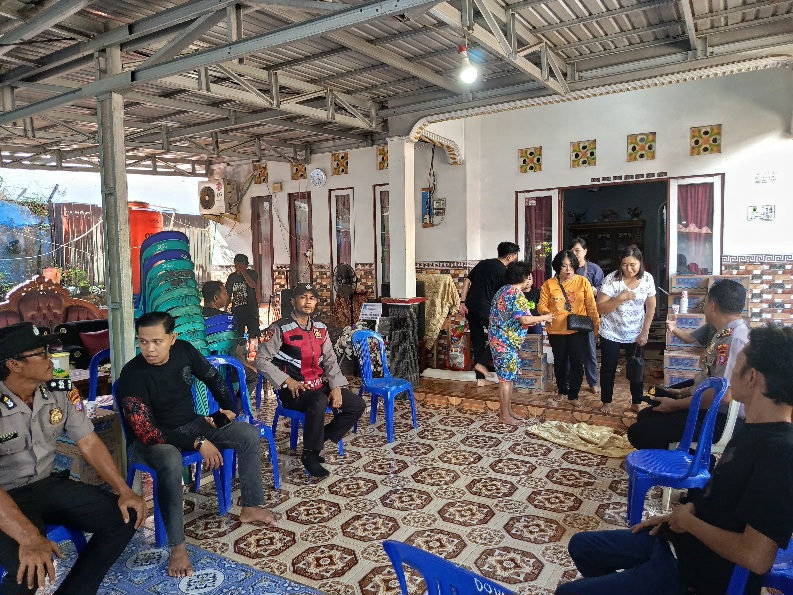 Program Peduli Kapatean, Polsek Dusun Timur Hadir Dampingi Warga Berduka