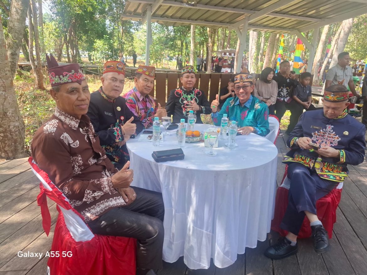 Asisten I Hadiri Puncak Peringatan Hari Jadi ke-24 Kabupaten Katingan Mewakili Bupati Barito Timur