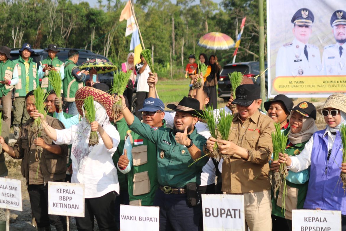 Tanam Padi Bersama di Tumpung Ulung Perkuat Swasembada Pangan Nasional